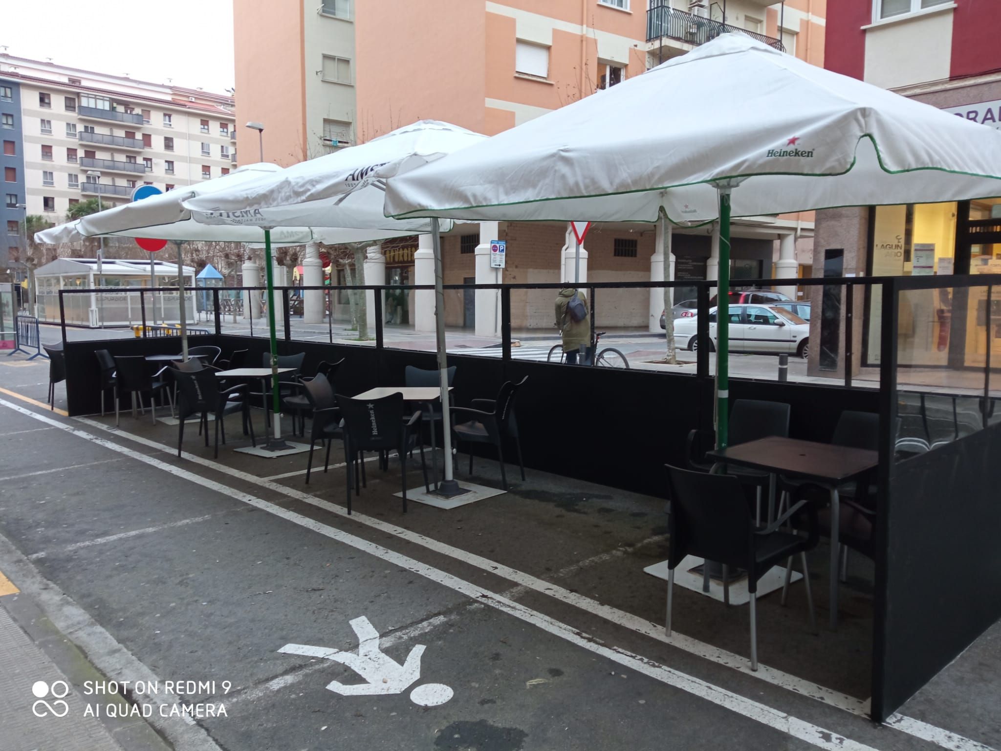 Montamos la estructura de la terraza de tu bar
