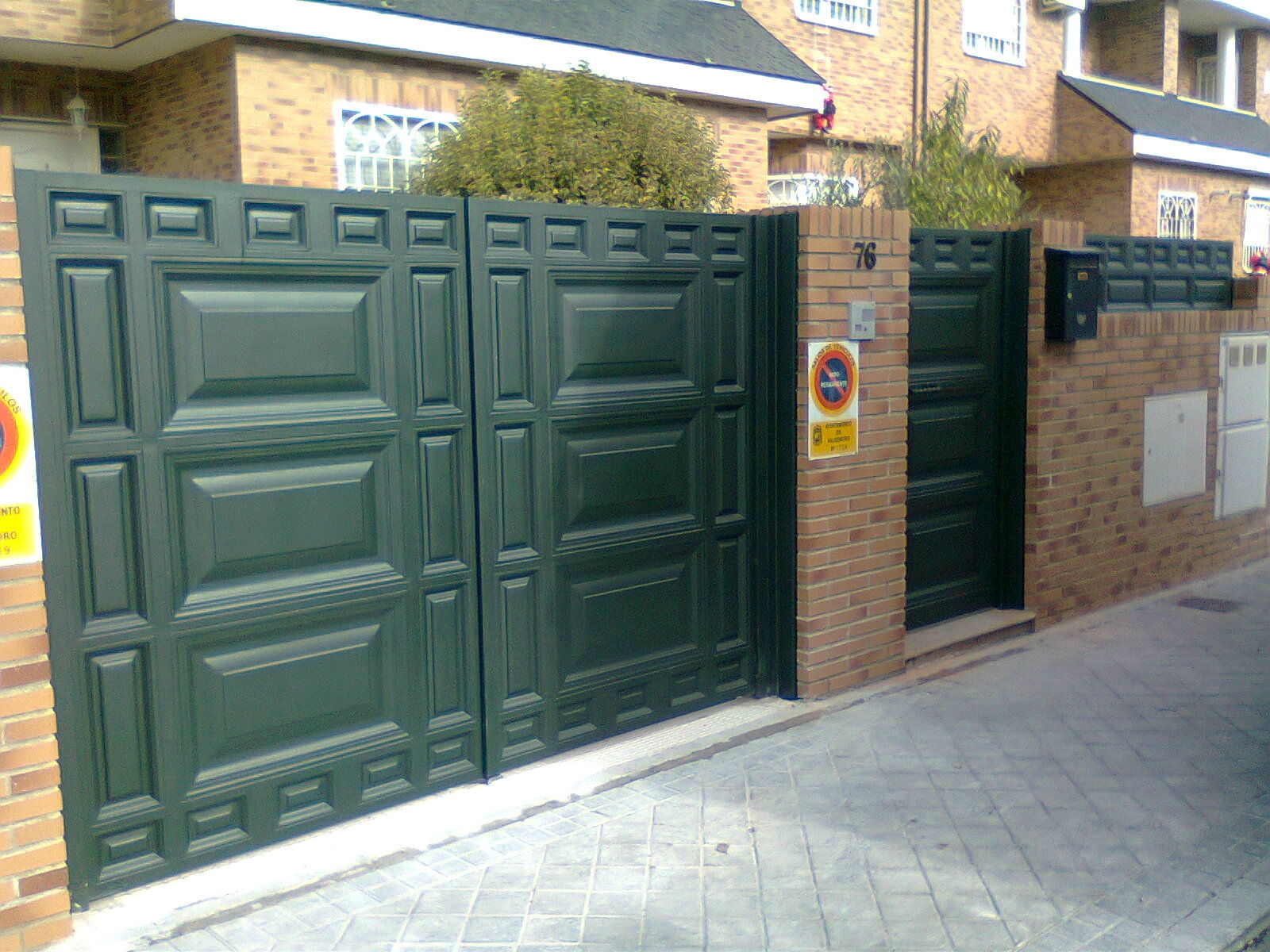 Puerta de cuarterones combinados