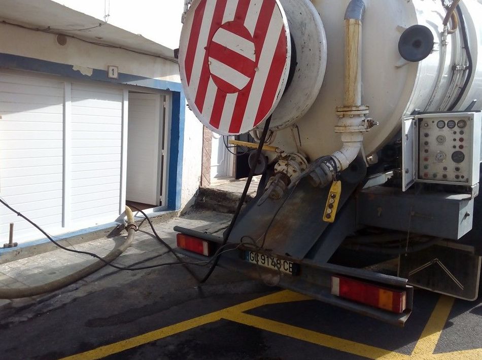 928 079 767. Empresa de desatascos urgente en Las Palmas 24 horas a su disposición.