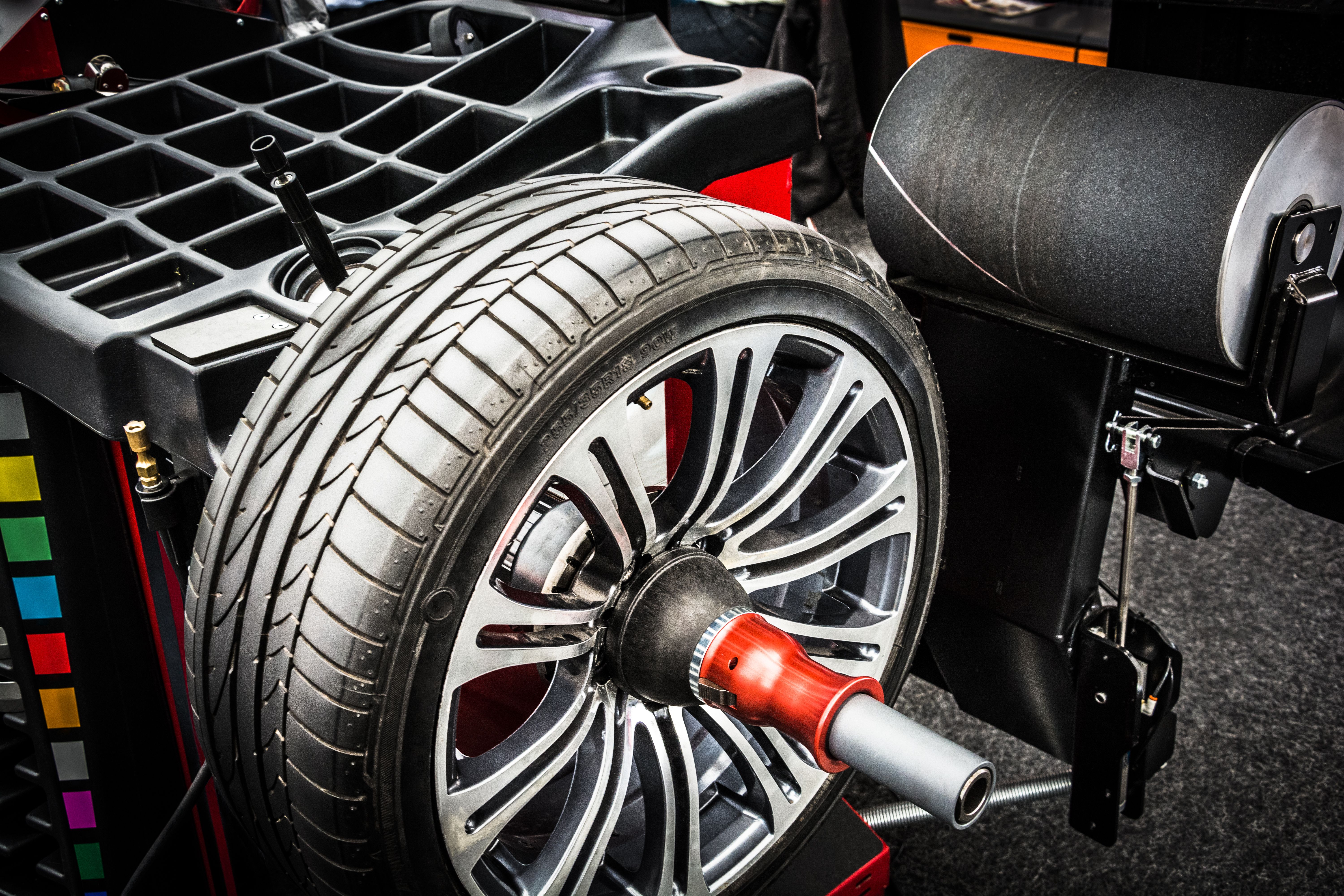 Neumáticos de competición para coches en Barcelona