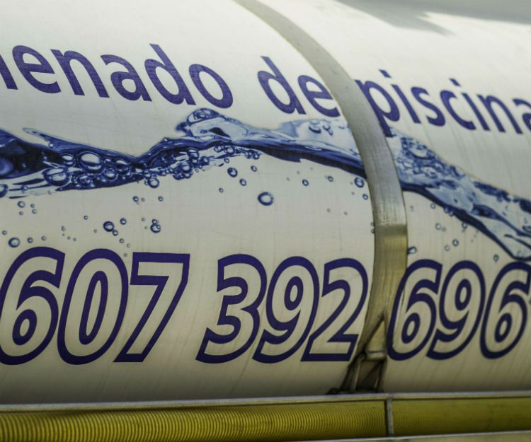 Servicio profesional de llenado de piscinas