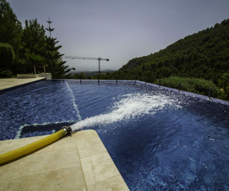 Llenado de piscinas en Mallorca
