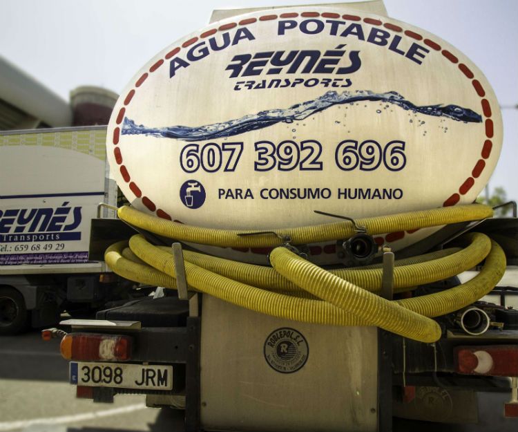 Uno de nuestros camiones cisterna