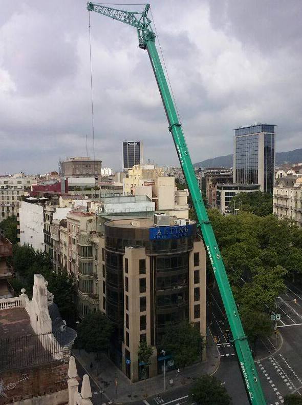 Camiones pluma en Barcelona