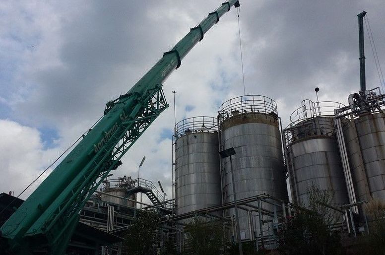 Grúas para montajes industriales en Barcelona