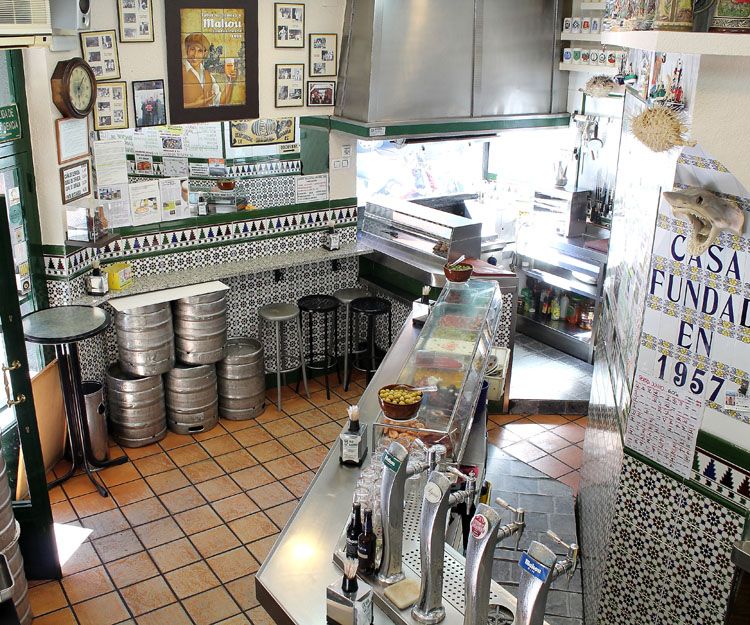 Interior de nuestro bar de tapas en Prosperidad, Madrid