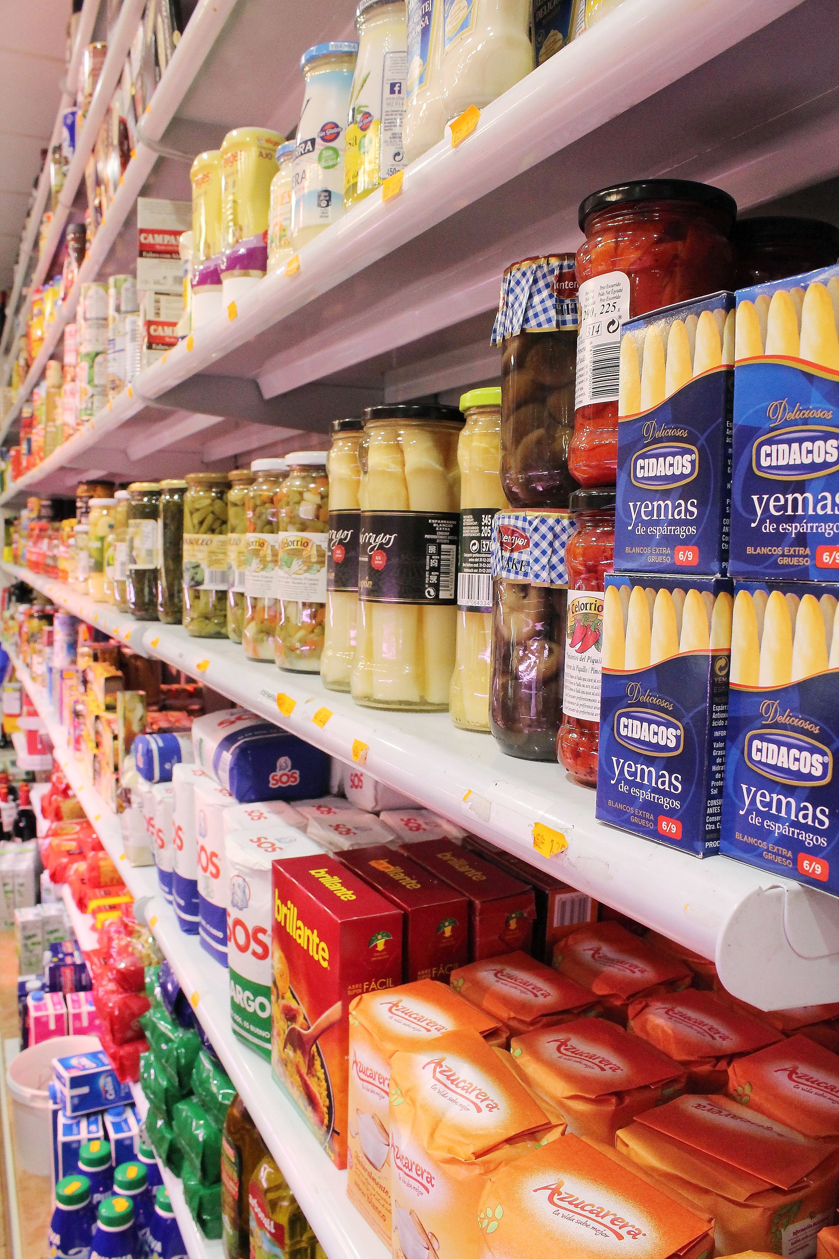 Tienda de alimentación en Usera, Madrid