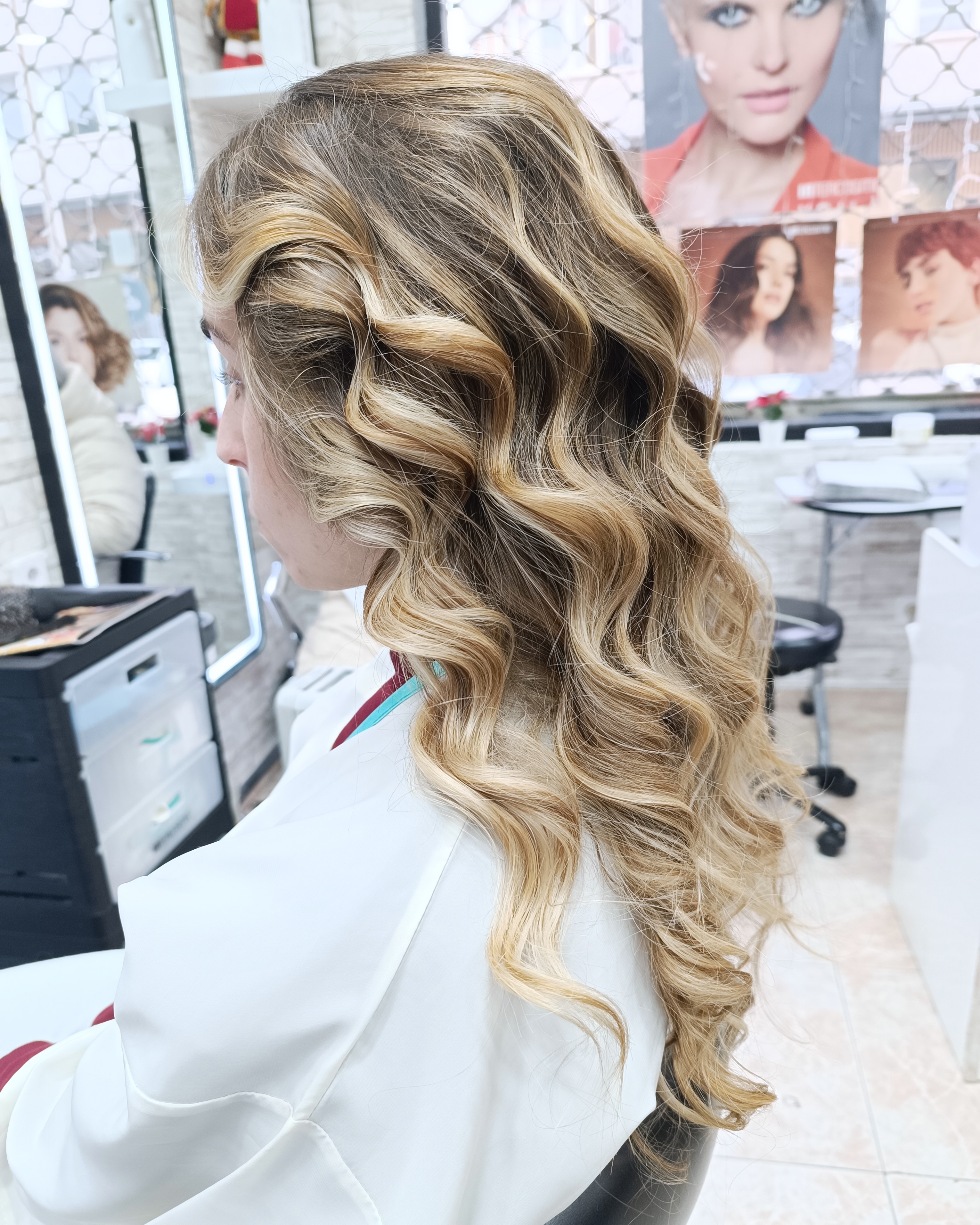 Mechas Balayage con peinado ondas al agua