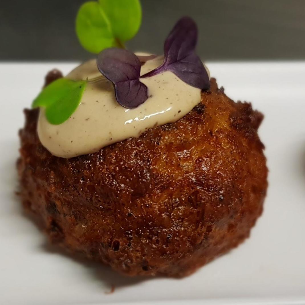 Cod and black pudding fritters with coffee and truffle Ali-Oli