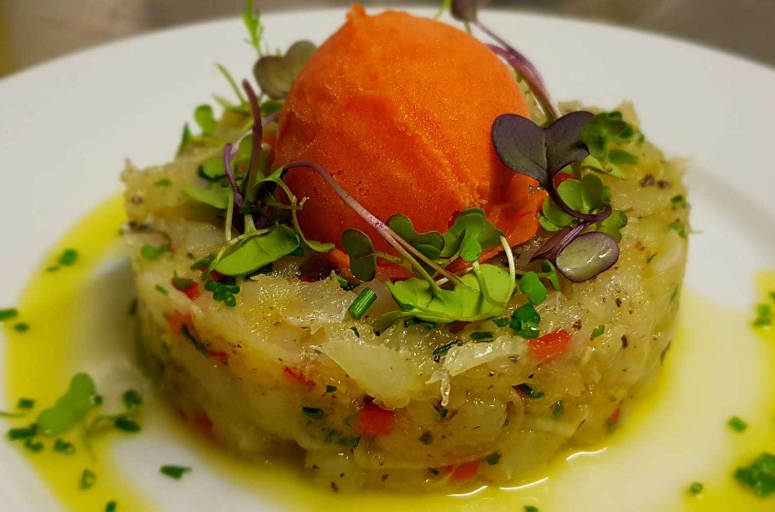 Esqueixada de Bacalao y Trufa Negra con Helado de Pimientos Asados