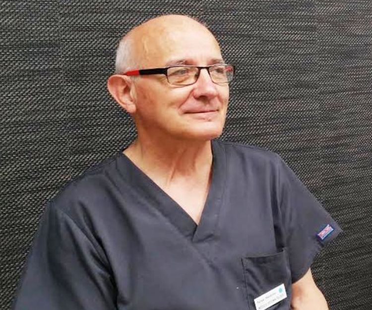 Dentista Rafael Menéndez