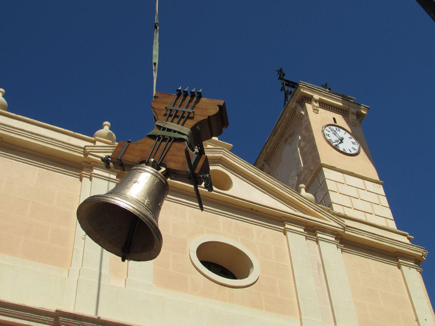 Venta y montaje de campanas en Valencia