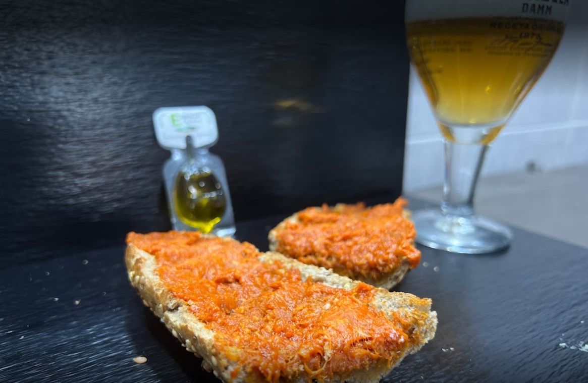 Desayuno con tostadas en Sant Josep de Sa Talaia