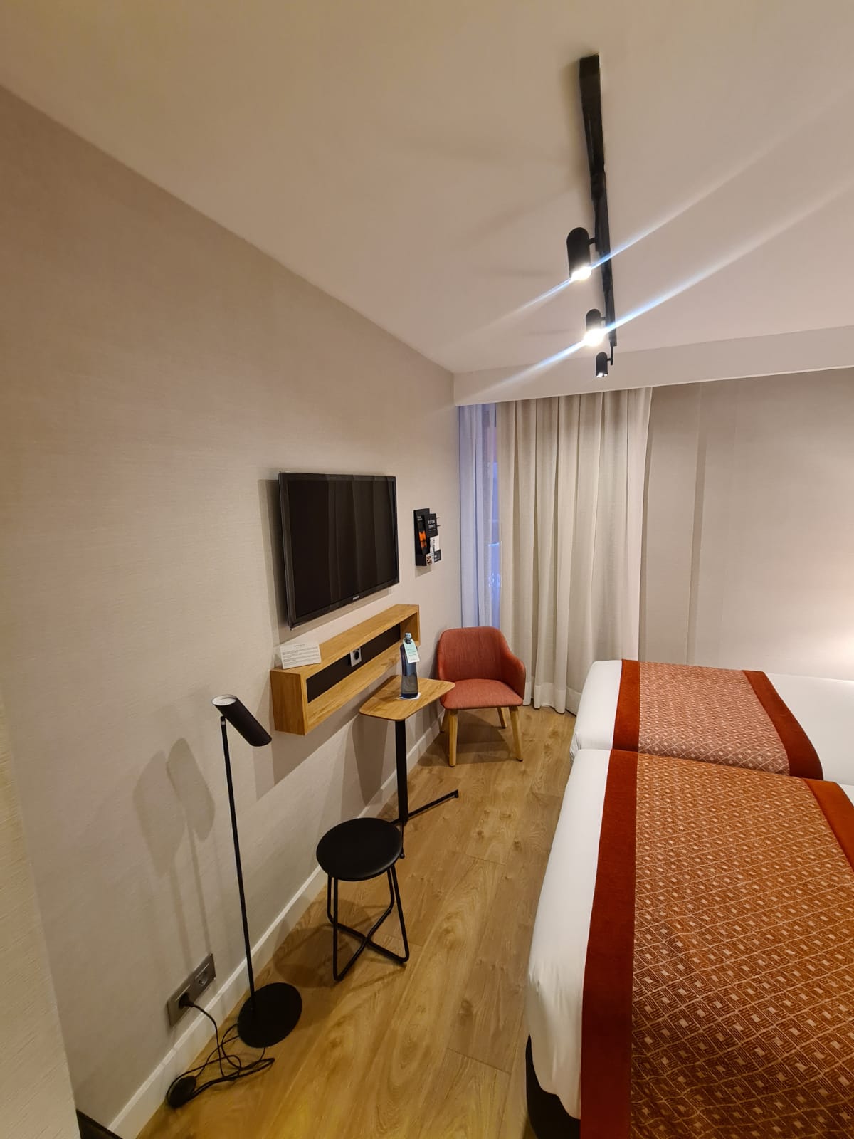Instalación eléctrica y de climatización en hotel, Barcelona