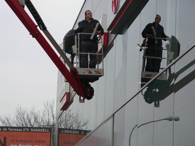 Profesionales expertos en la limpieza de fachadas en Terrassa