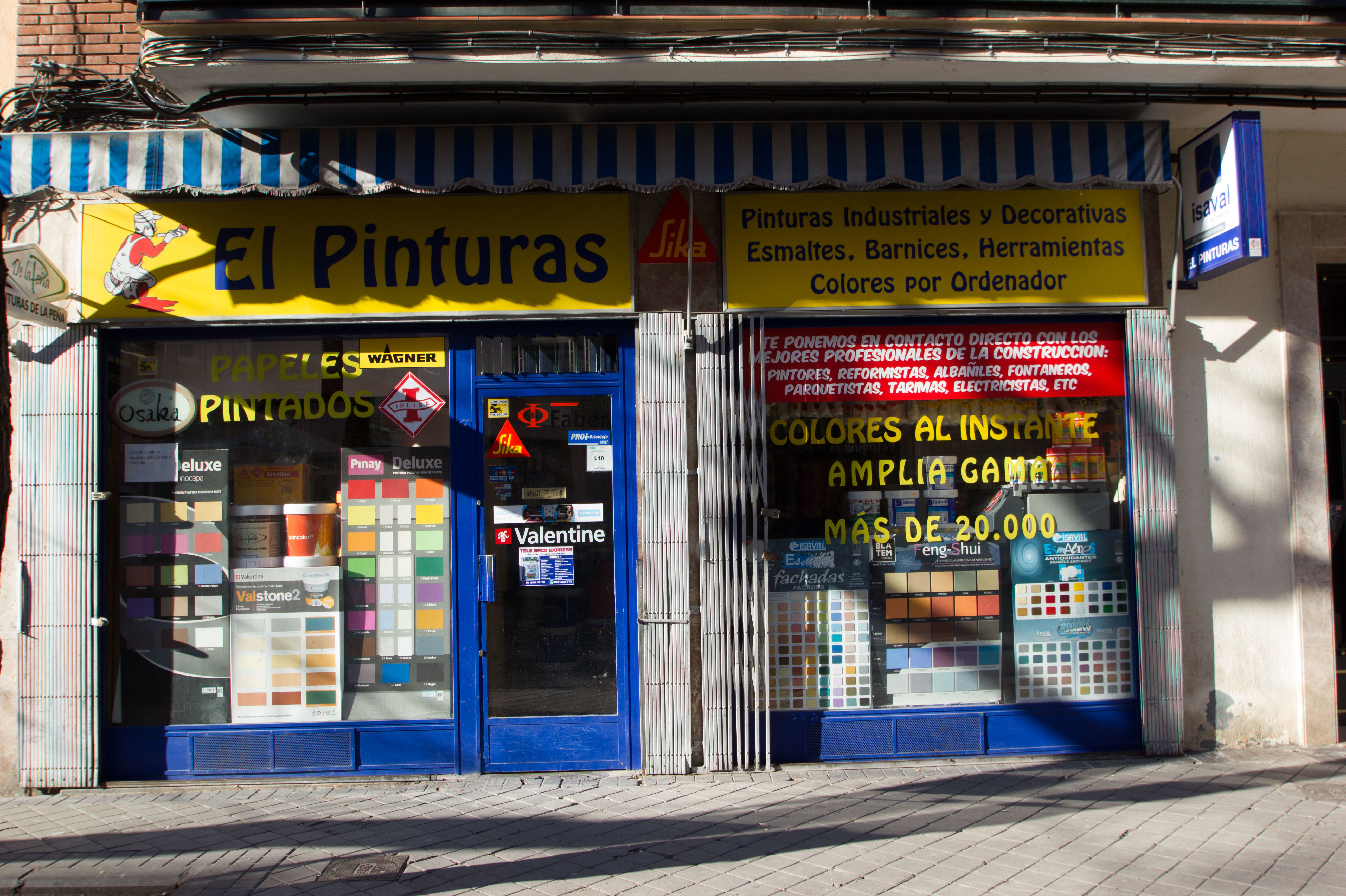 Tienda especializada en todo tipo de pinturas decorativas, barnices y material para pintar.