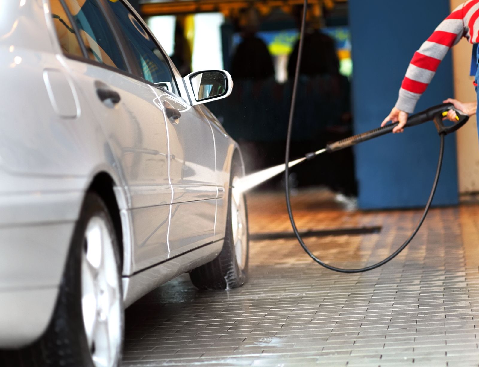 Estación de servicio con lavado de coches en Ronda