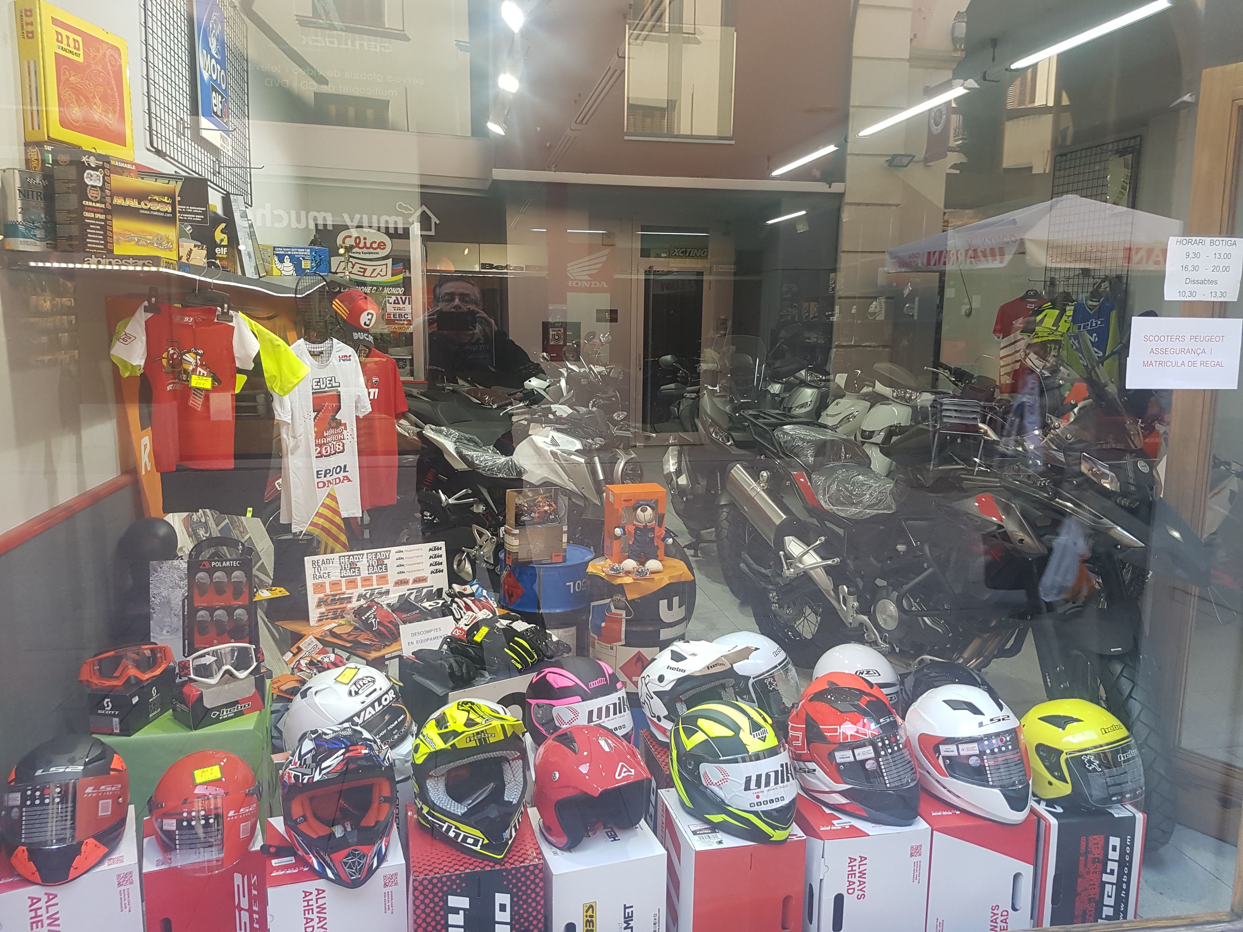 Accesorios y reparación de motos en Vic