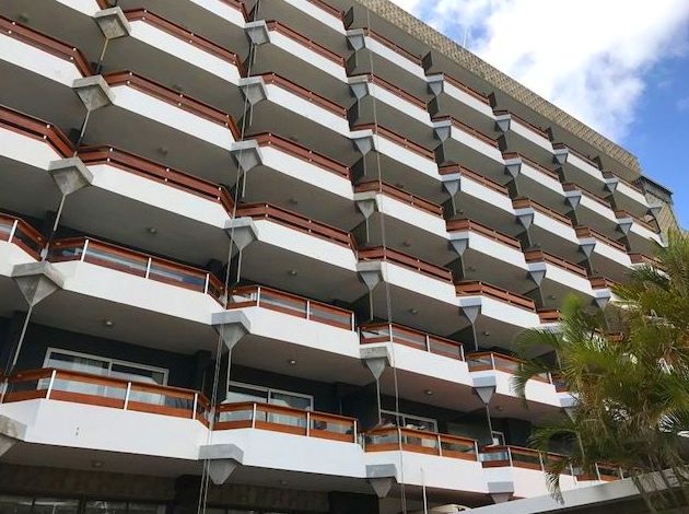 Rehabilitación y pintado de fachada. (Hotel Bulls Escorial, Gran Canaria)