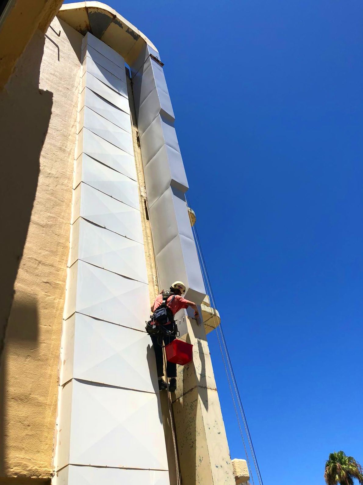 Rehabilitación y pintado de fachada.(Hotel El Dorado, Gran Canaria)