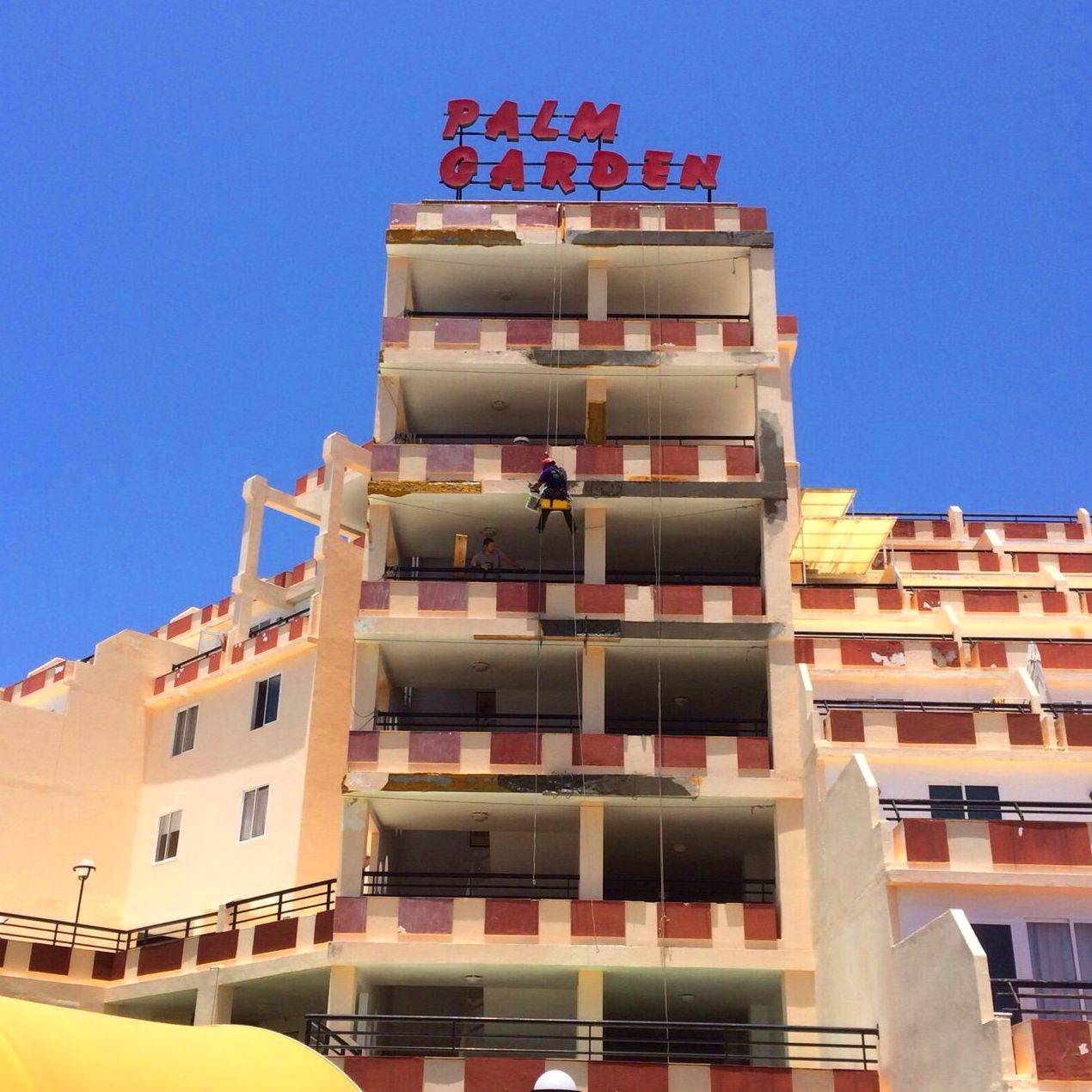 Rehabilitación y pintado de fachada (Hotel Palm Garden, Fuerteventura)