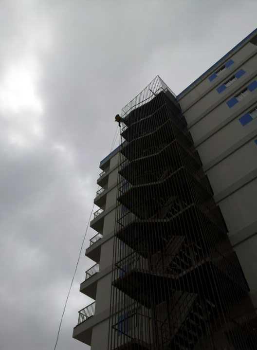 Rehabilitación de escaleras contraincendio (Puerto de la cruz - Sta Cruz de Tenerife)