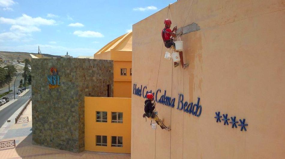 Rehabilitación y pintado de fachada (Hotel Costa Calma Beach, Fuerteventura)