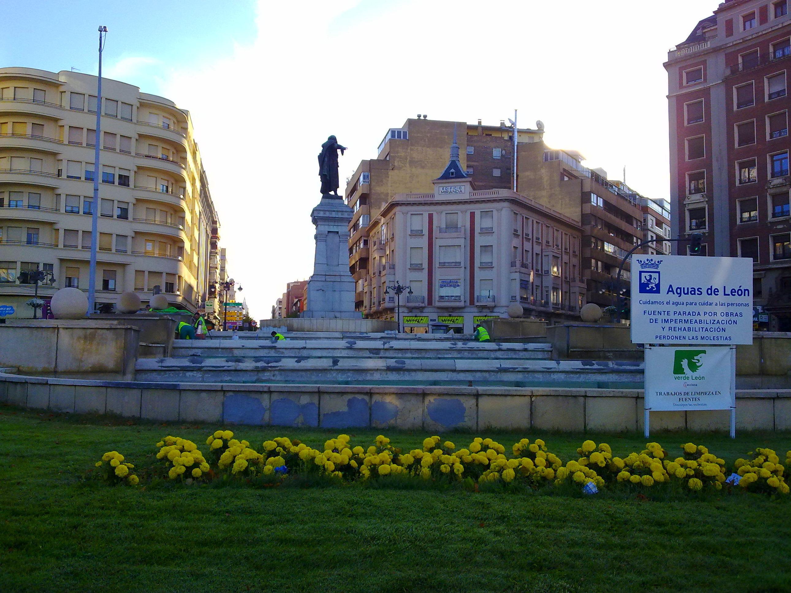 Reparación e impermeabilización de la fuente de la Glorieta de Guzmán El Bueno en León