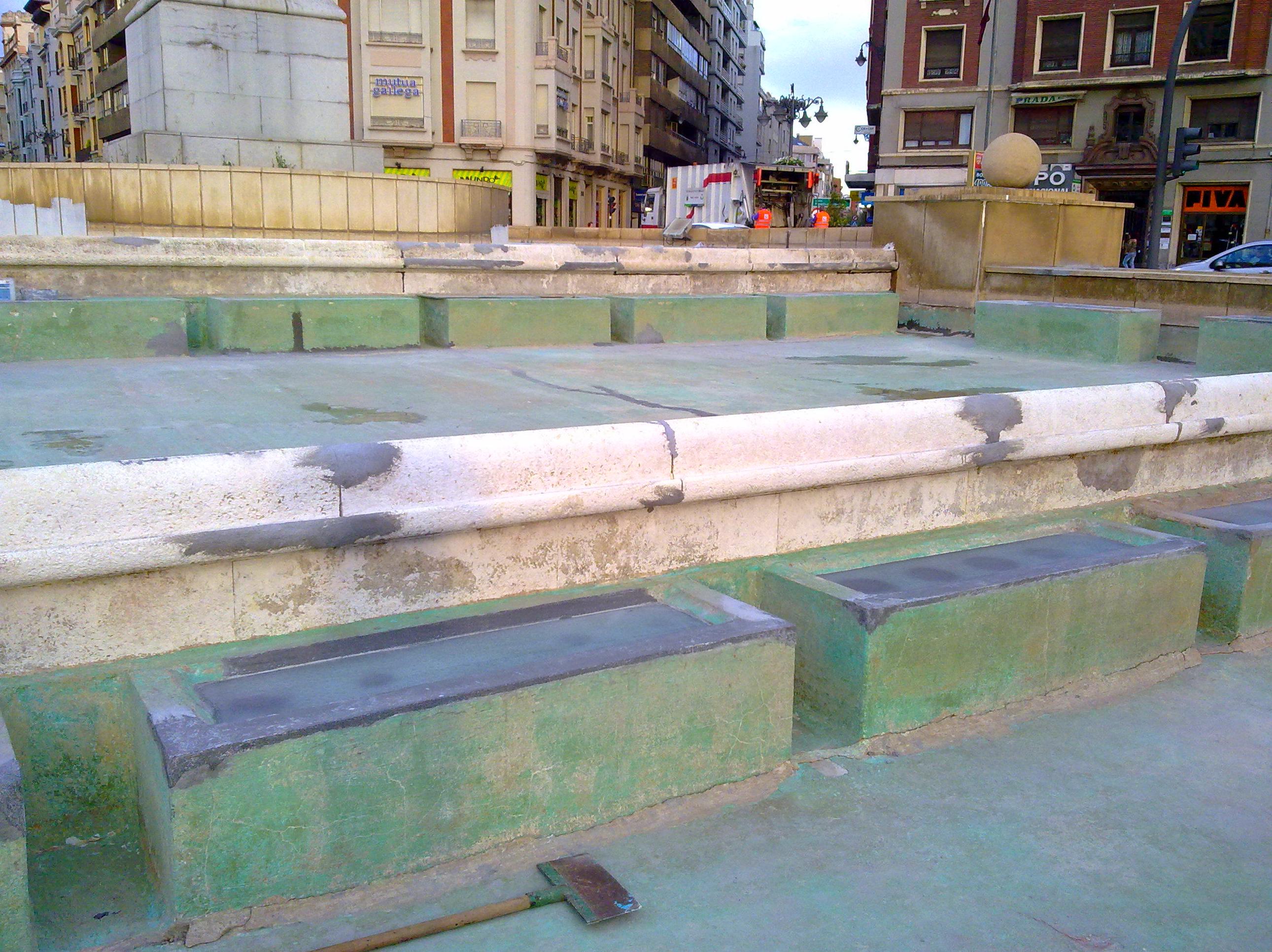 Reparación e impermeabilización de la fuente de la Glorieta de Guzmán El Bueno en León