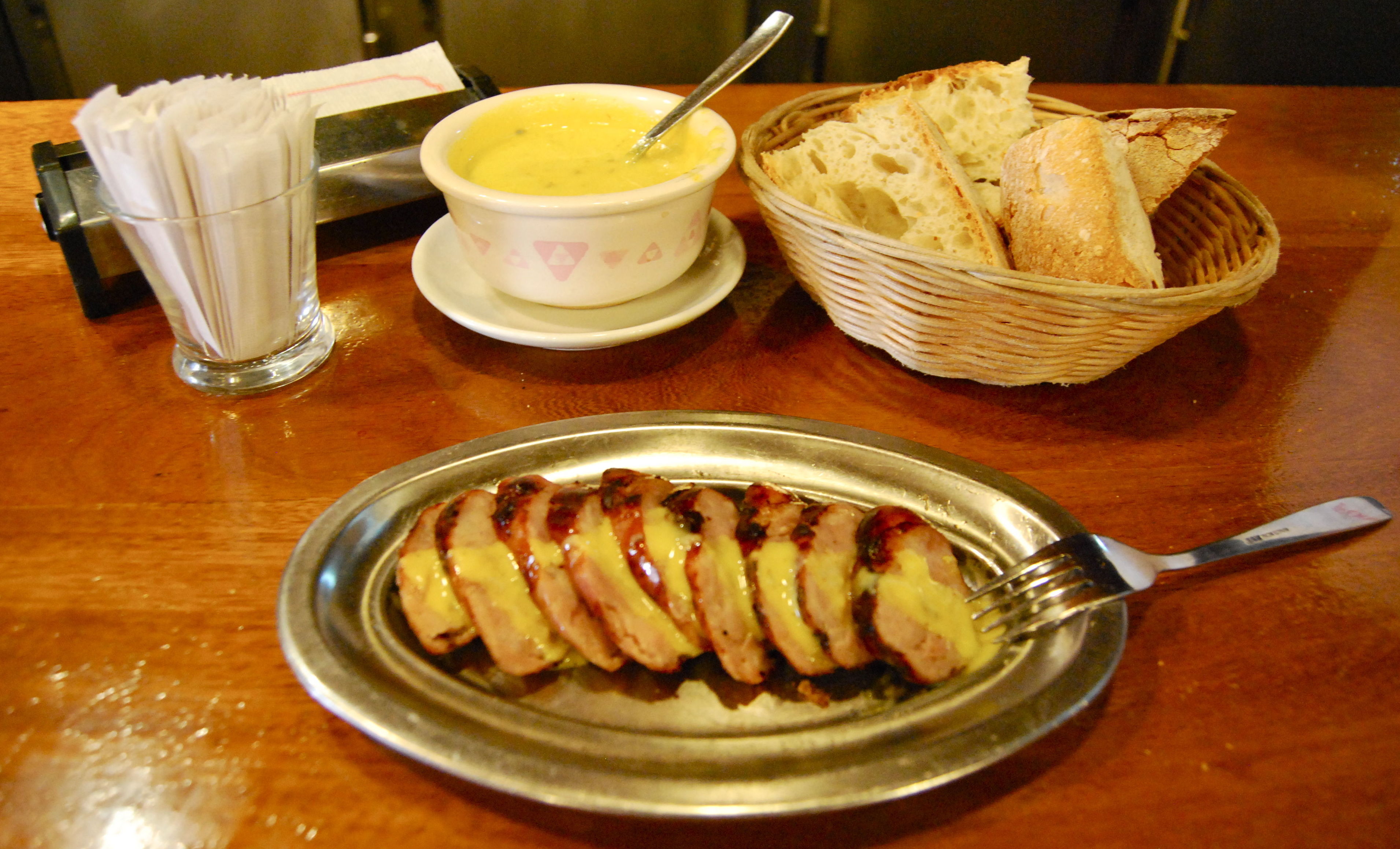 Chorizo Criollo con salsa - Parrillada Buenos Aires A Coruña