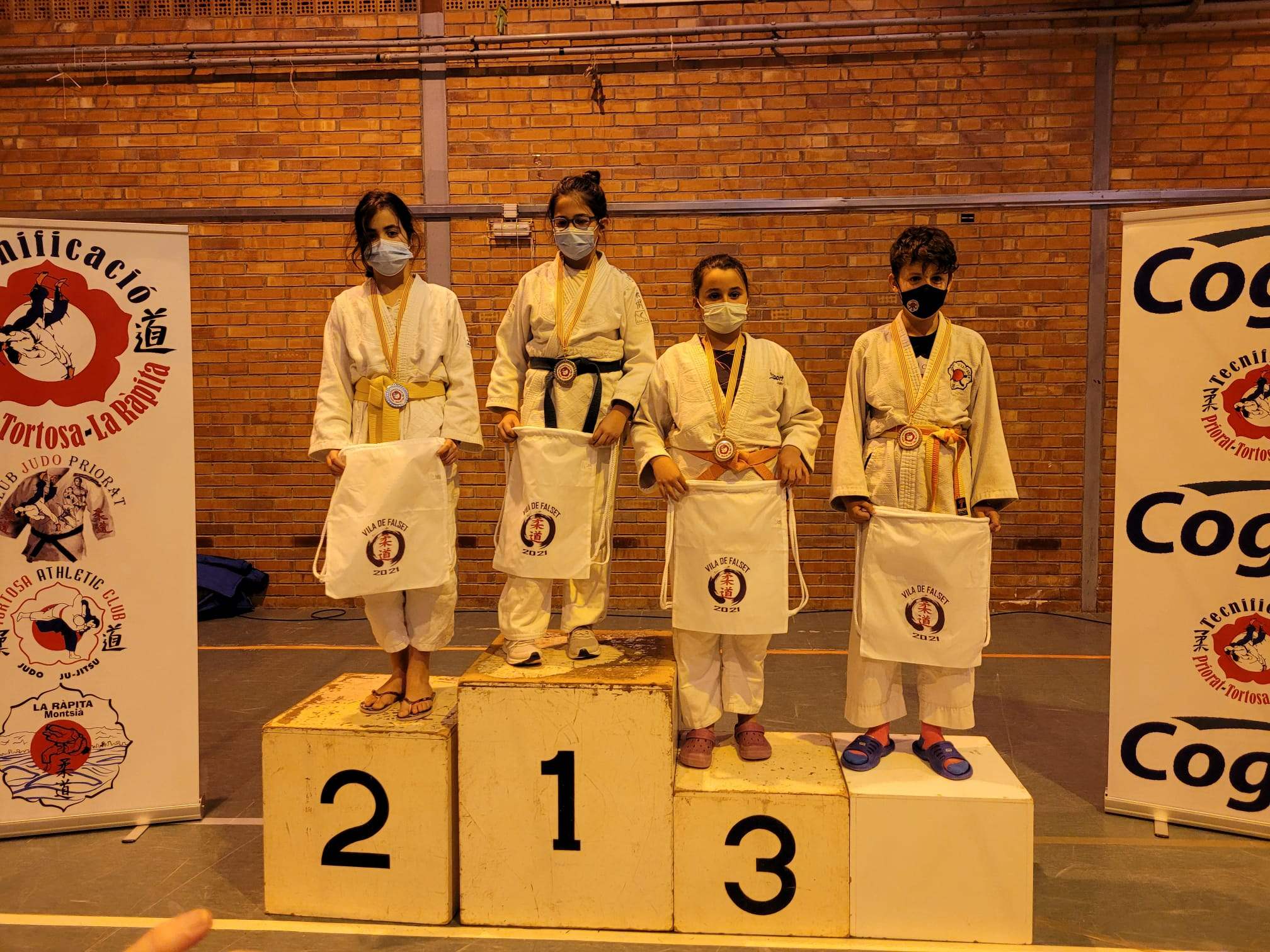 28-11-2021: 2 OROS, 3 PLATAS Y 1 BRONCE EN EL VILA DE FALSET JUDO ALEVÍN