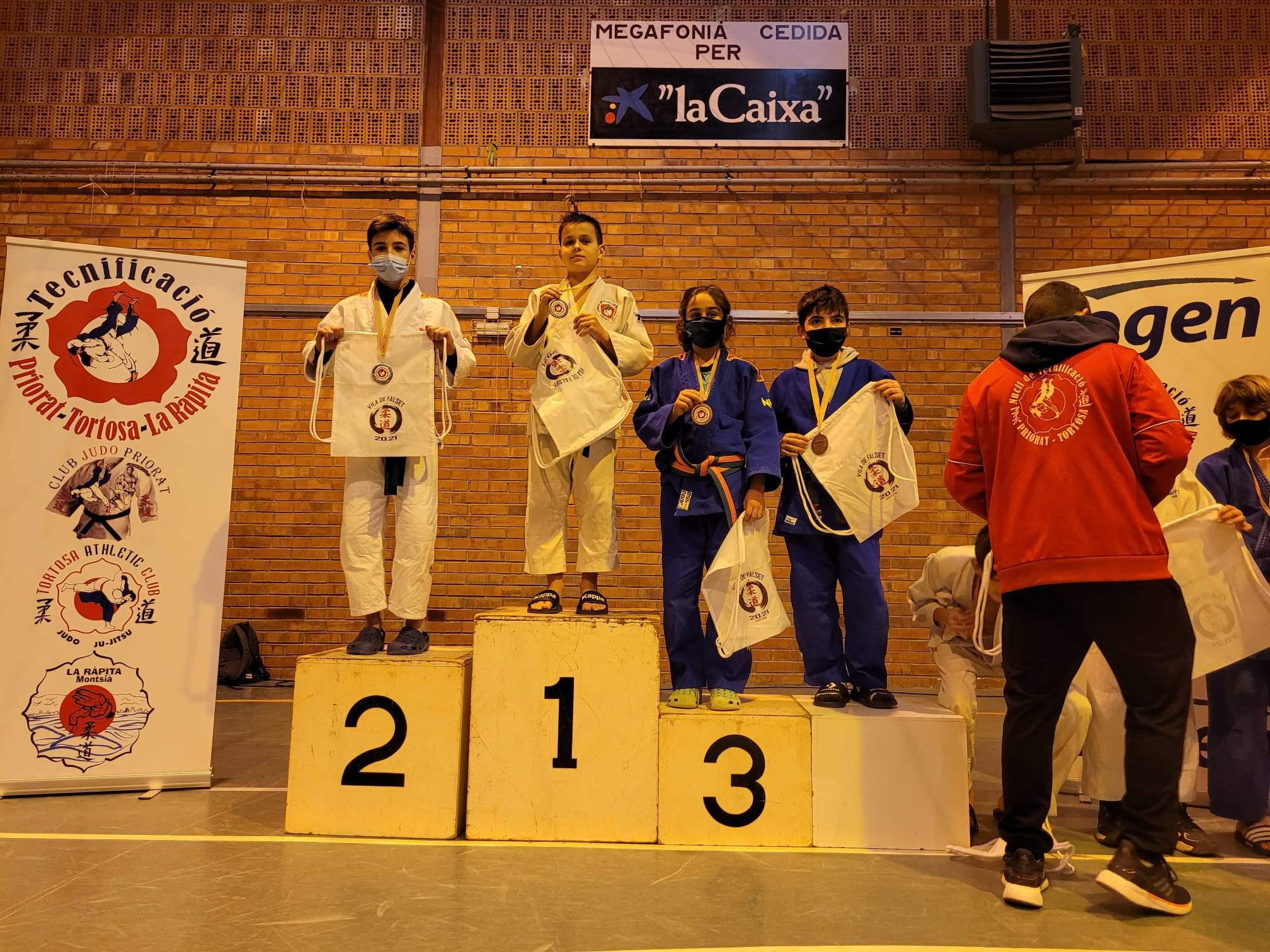 28-11-2021: 2 OROS, 3 PLATAS Y 1 BRONCE EN EL VILA DE FALSET JUDO ALEVÍN