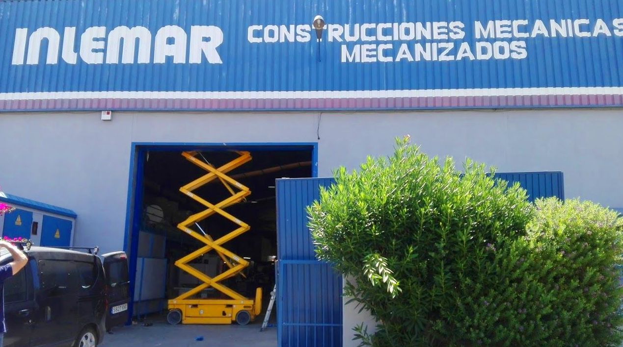 Elevador para montaje de Puerta guillotina industrial