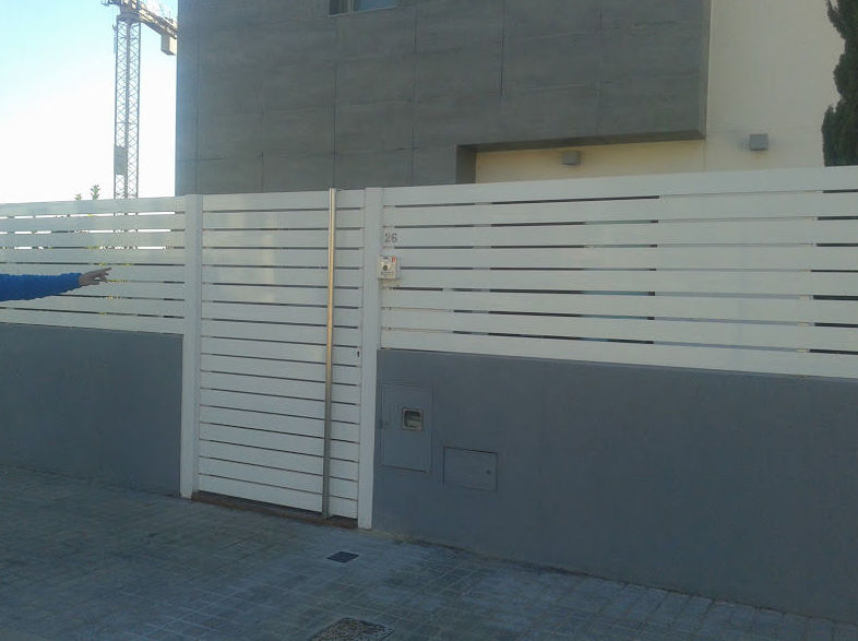 Puertas y vallas de aluminio