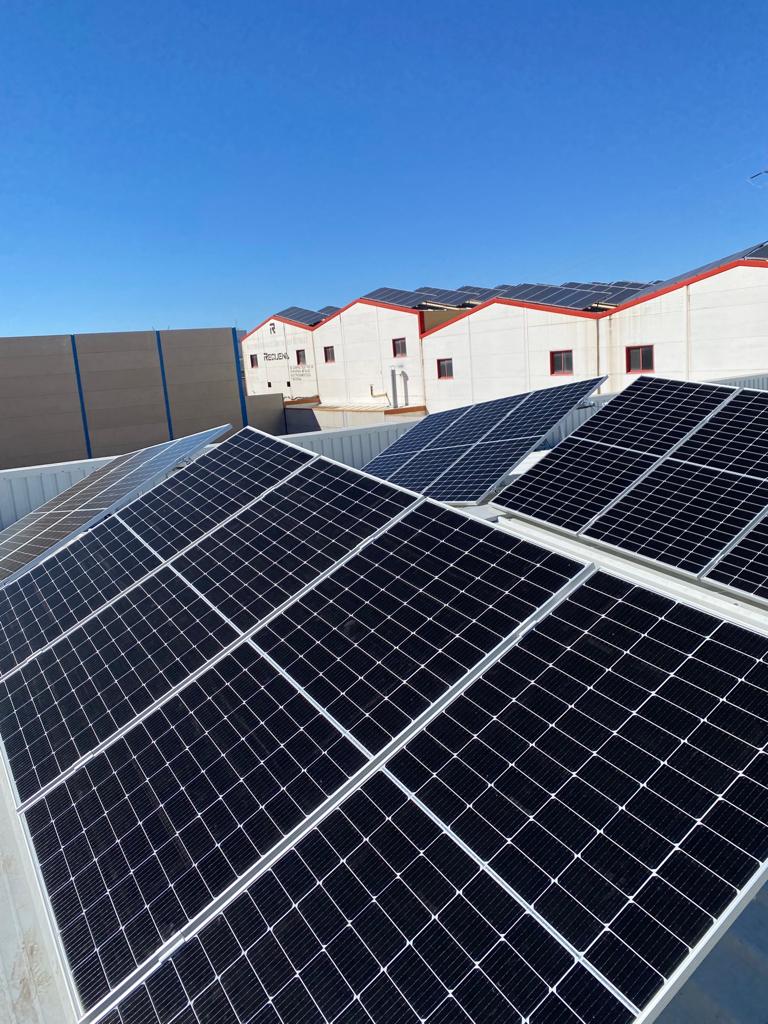 instalar paneles solares Requena