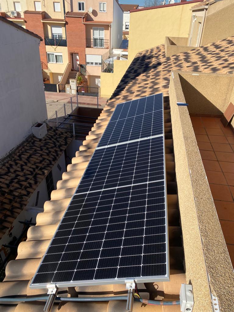 instalar paneles solares Requena