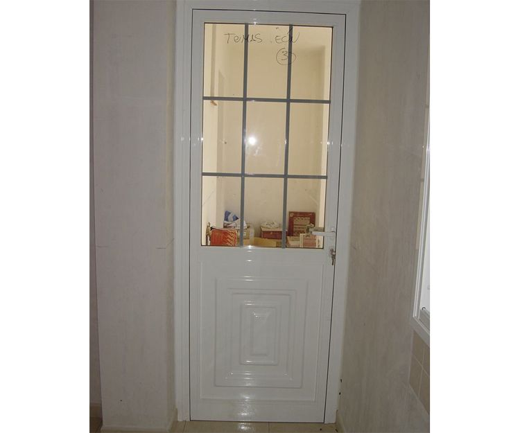 Puerta de aluminio para vivienda