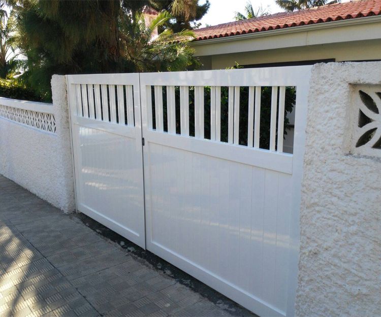 Puerta de acceso de aluminio blanco para acceso a viviendas