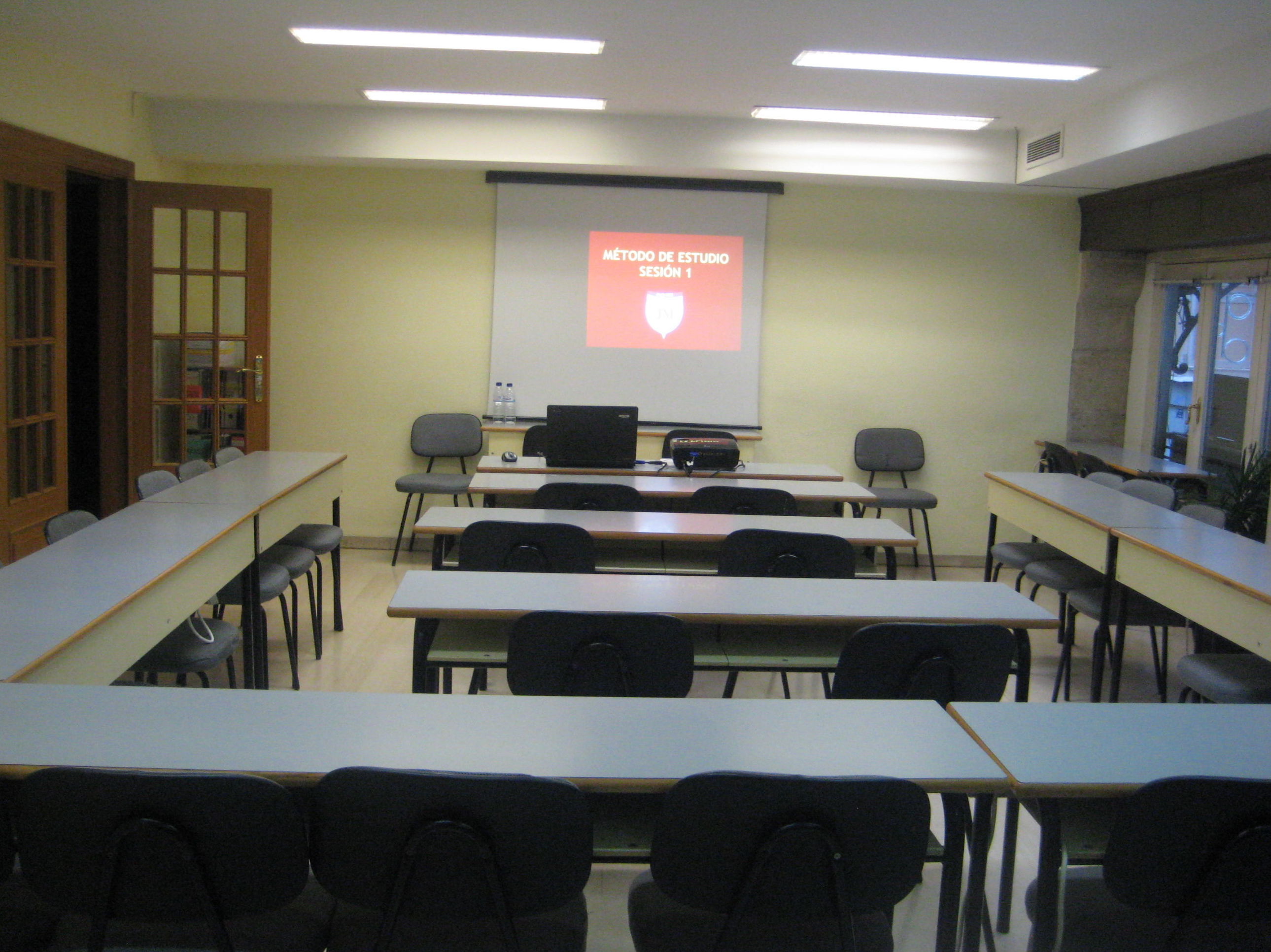 Alquiler aulas en el centro de Valencia: calle de La Paz. INSTITUTO JM. VALENCIA
