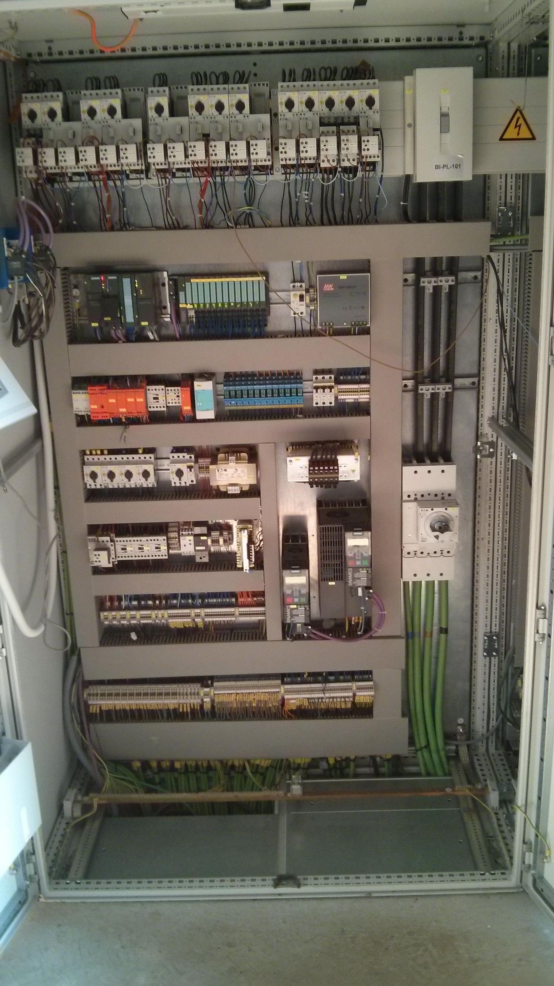 Manteniment equips elèctrics.