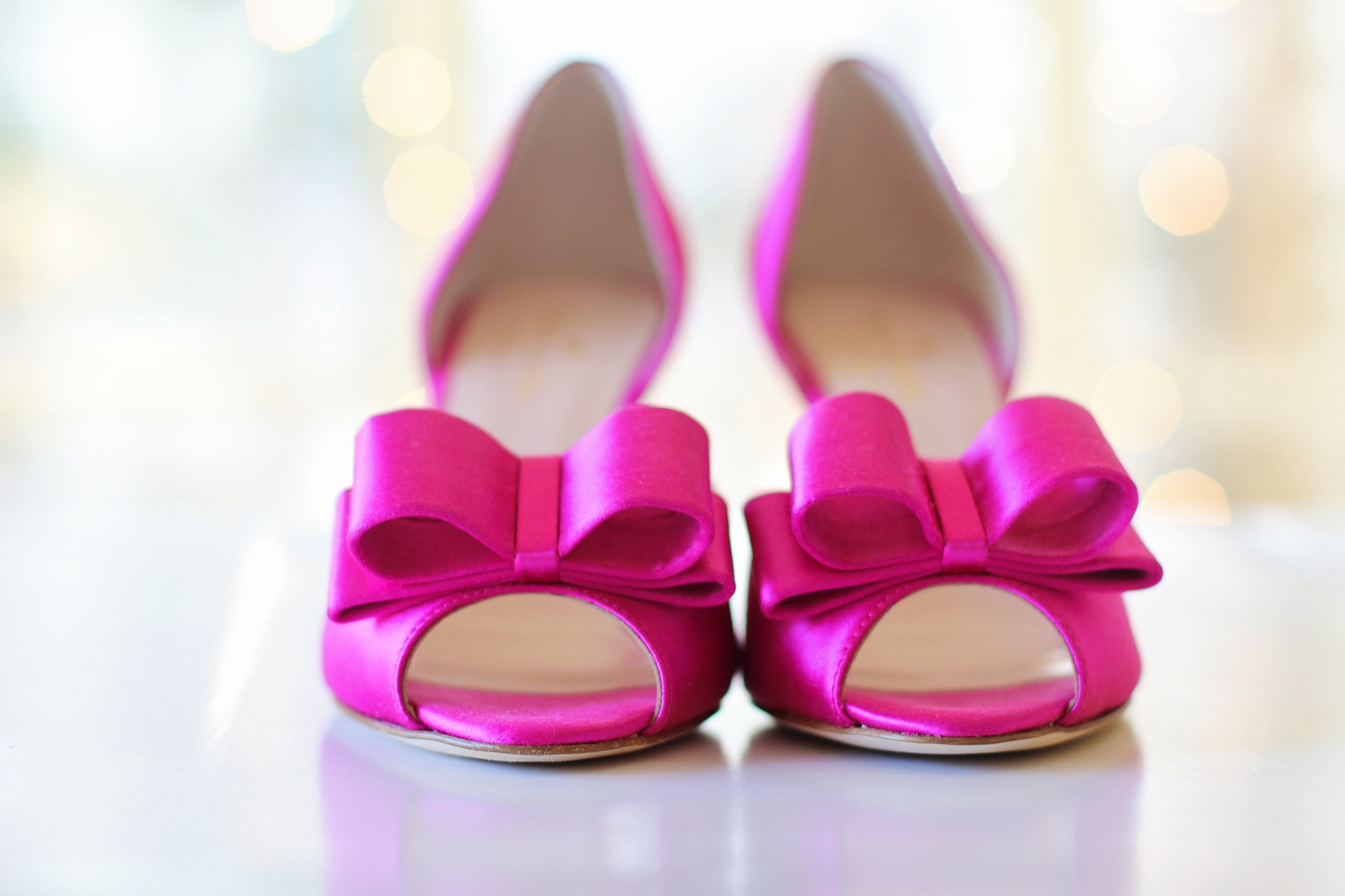 pink-shoes-g81bf86519_1920
