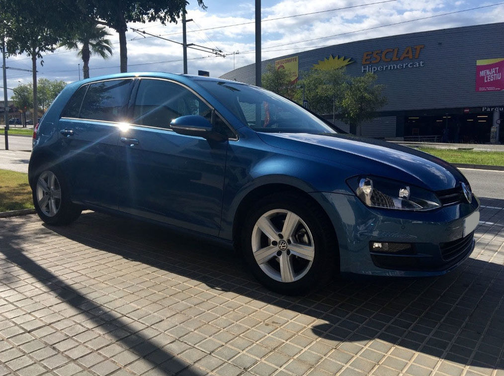 Volkswagen Golf 1.6 TDI Advance 105 cv azul