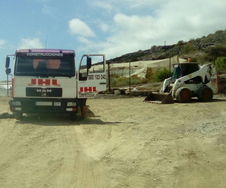 Maquinaria propia en Tenerife