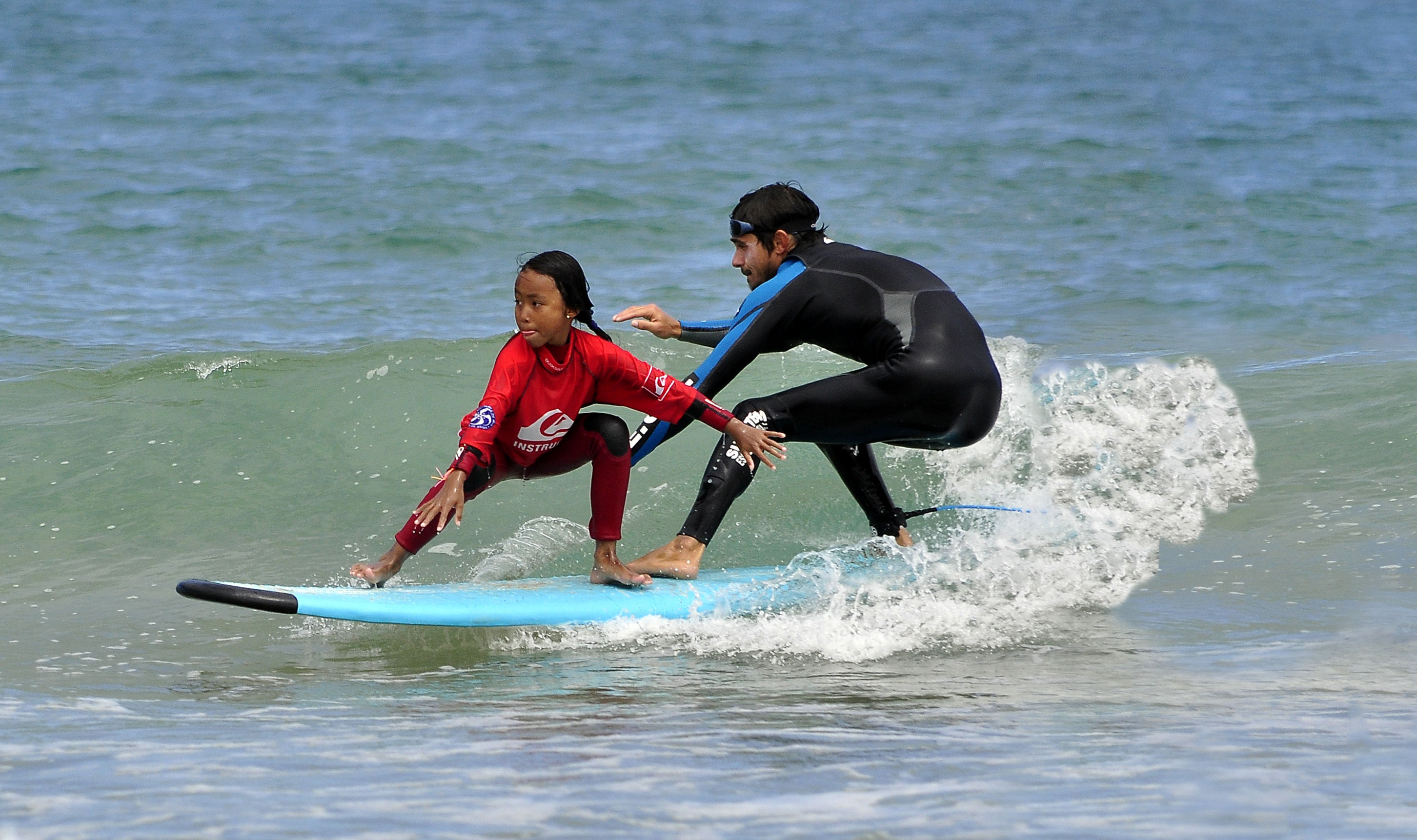 ESCUELA CANTABRA DE SURF QUIKSILVER ROXY