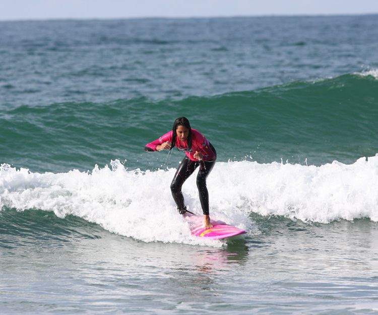 Alquiler de equipos de surf en Cantabria