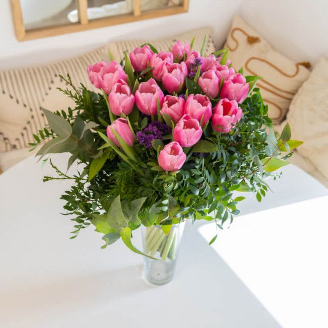 ramo-de-tulipanes-tonos-rosados-lilosos-30€