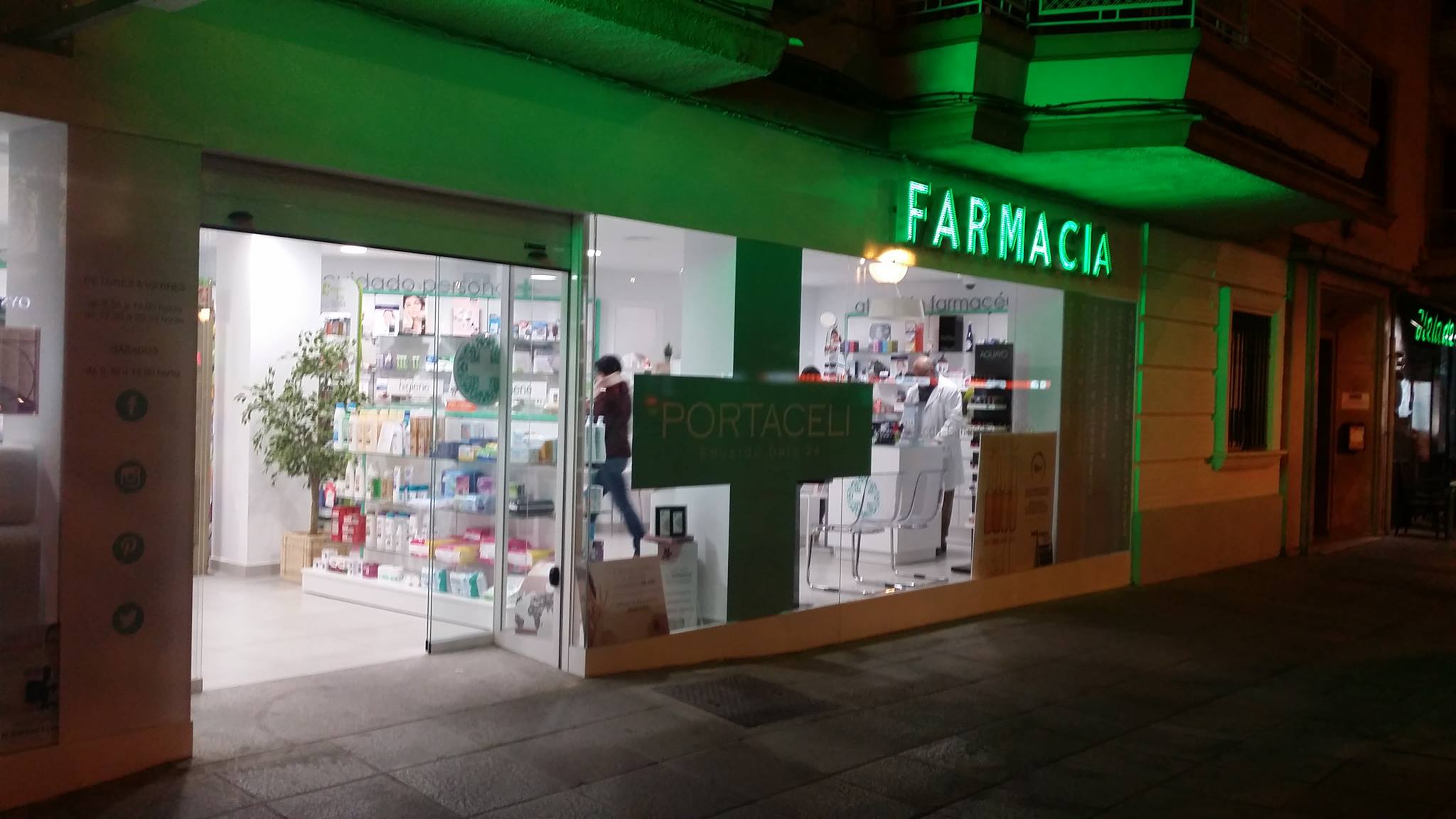 Farmacia 12 horas en Sevilla