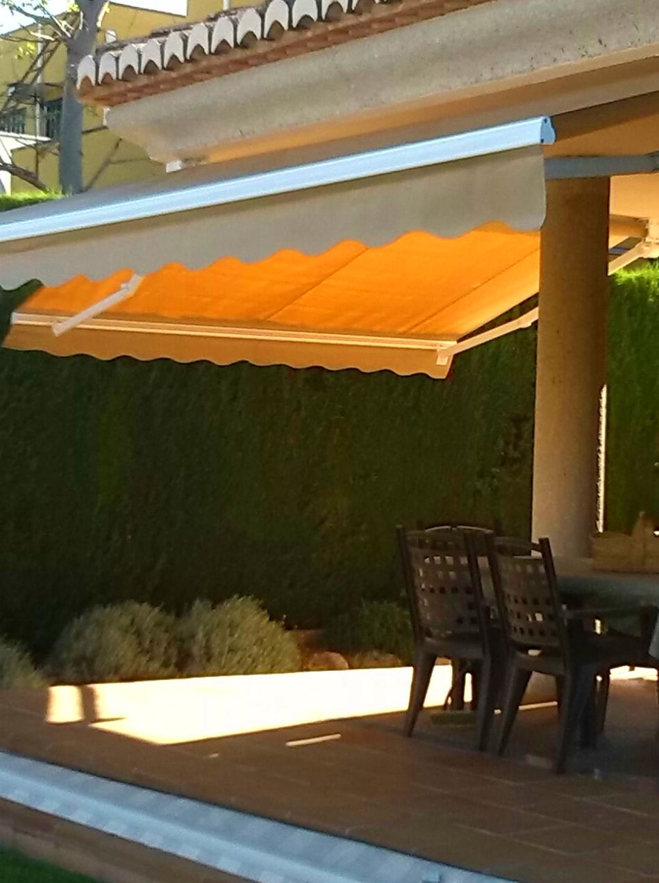 Toldo brazo articulado extensible