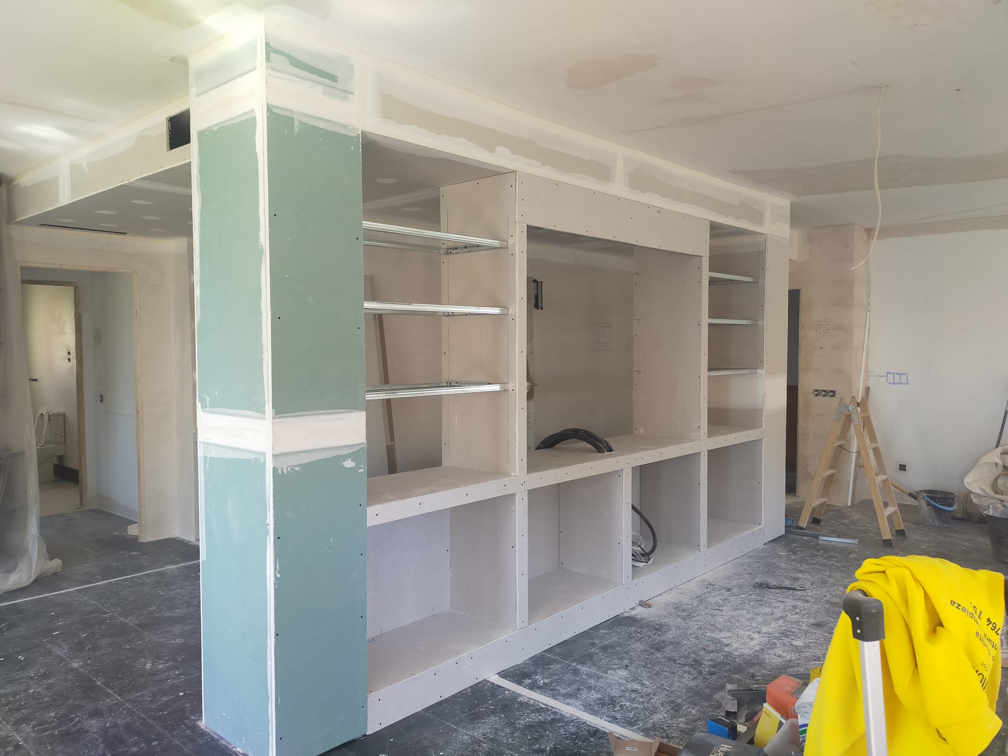 Fabricación de muebles y estanterías en Málaga