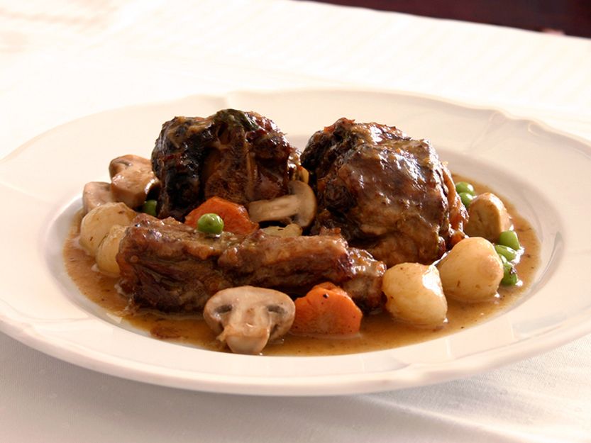 Estofado de rabo de toro estilo Arànega